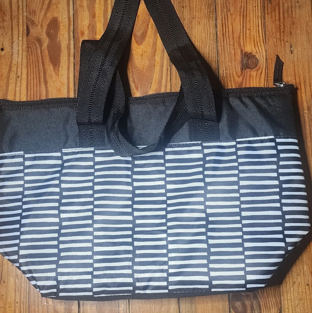 Igloo 9 Can Black and White Du Bag